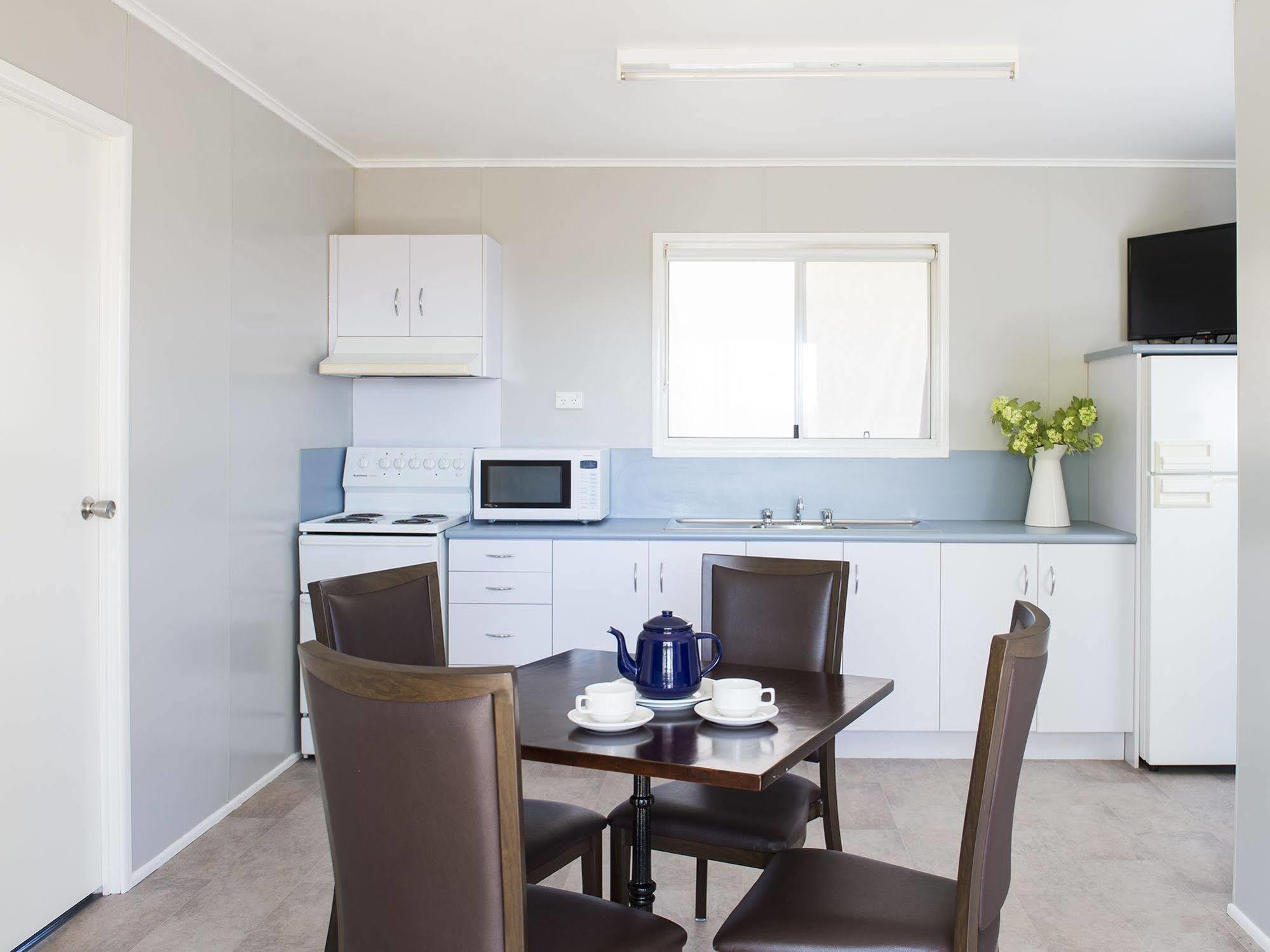 Saltbush Retreat Villa Longreach Buitenkant foto