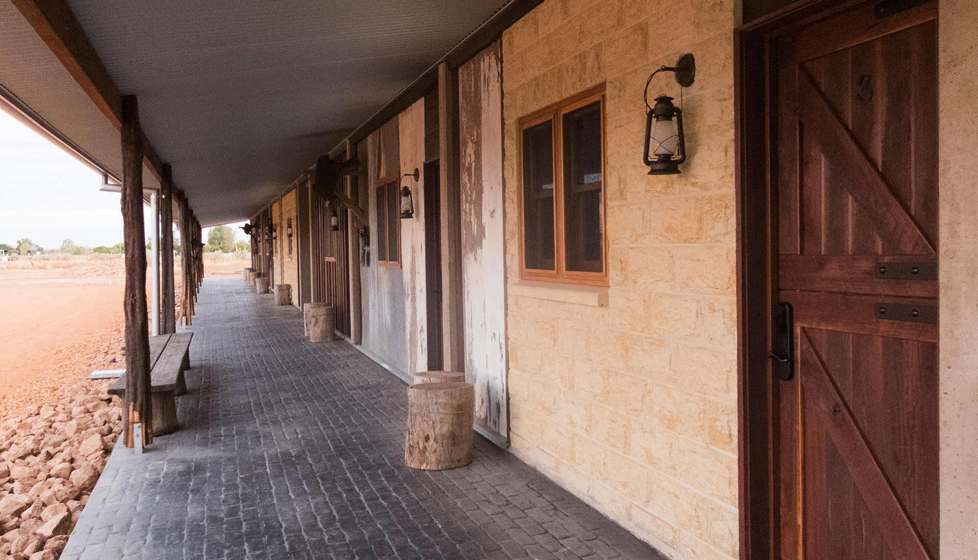 Saltbush Retreat Villa Longreach Buitenkant foto